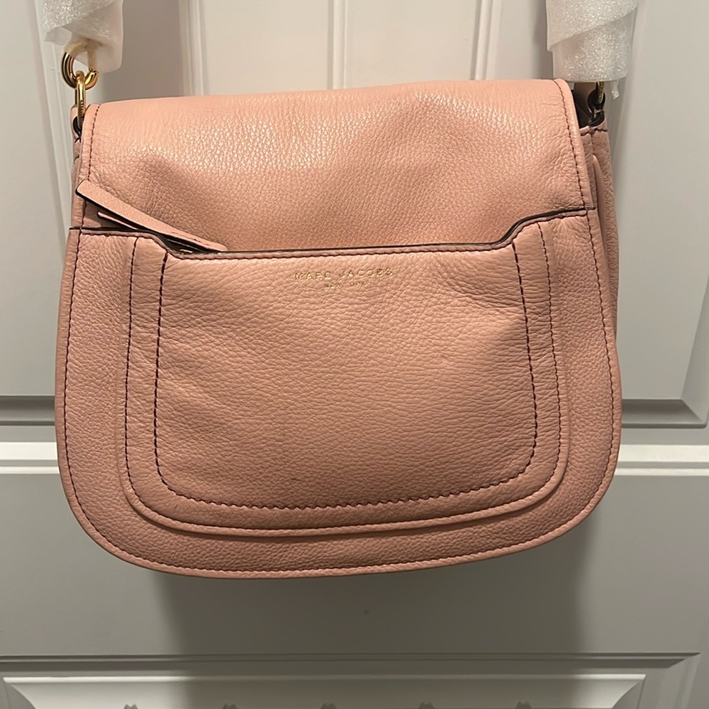 Marc Jacobs Pink Shoulder Bag with Adjustable Strap and Smooth Leather
